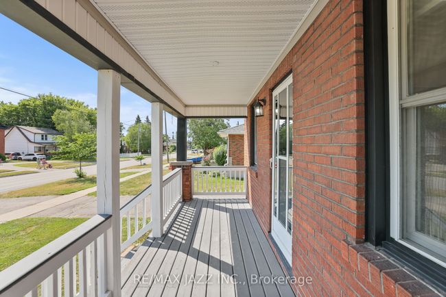 110 Gibbons St, House other with 3 bedrooms, 2 bathrooms and 3 parking in Oshawa ON | Image 5