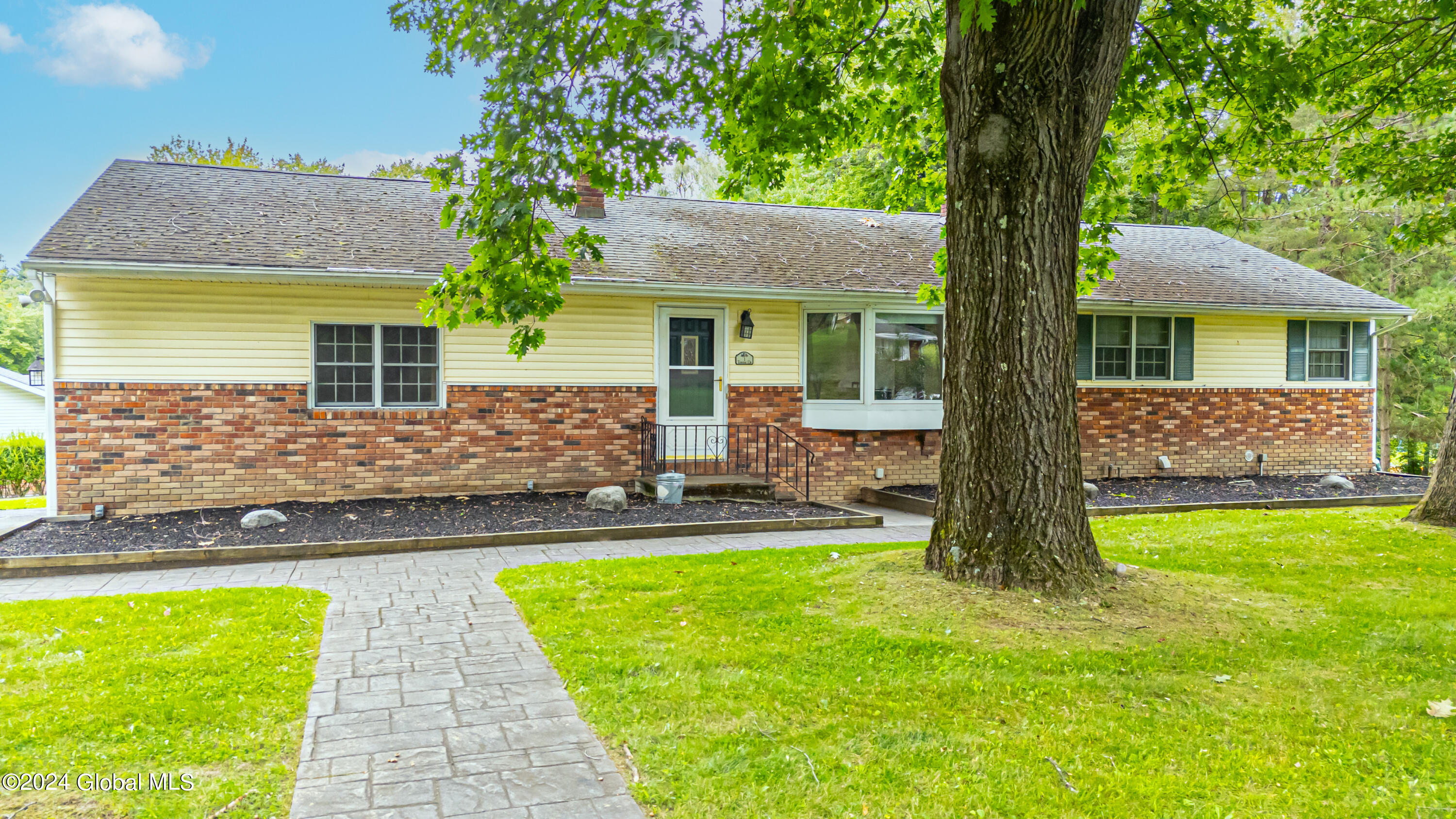 Tamarac Dr, Wynantskill, NY 12198