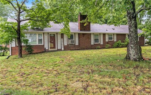4155 Friendship Ledford Rd, Winston Salem, NC, 27107-8035 | Card Image