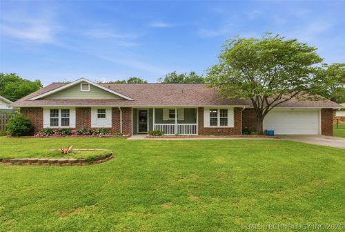 635 Pecan St, Oologah, OK, 74053-3210 | Card Image