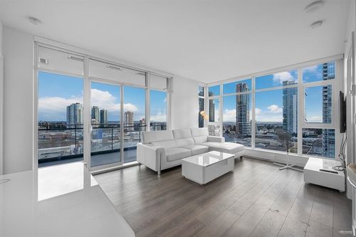 xx09-4688 Kingsway, Burnaby, BC, V5H0E9 | Card Image