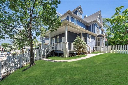 2745 Holmes St, Kansas City, MO, 64109-1143 | Card Image