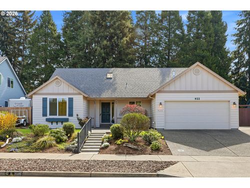 922 Ne Travis Dr, Silverton, OR, 97381 | Card Image