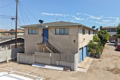 681 Victoria St, Costa Mesa, CA, 92627-2538 | Card Image