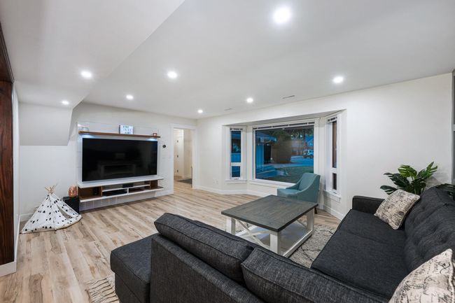 4553 196a St, House other with 4 bedrooms, 3 bathrooms and 8 parking in Langley BC | Image 6