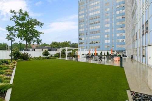 615-333 W Meyer Blvd, Kansas City, MO, 64113-1744 | Card Image