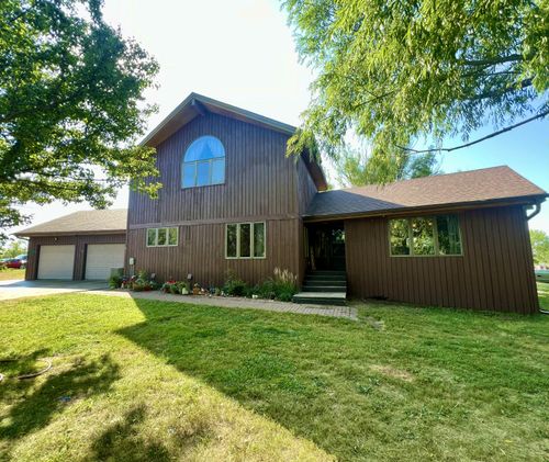 705 E Farmer Ave, Howard, SD, 57349 | Card Image