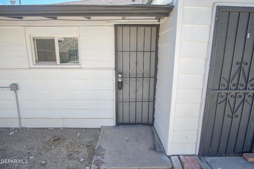 2-2111 Portland Ave, El Paso, TX, 79930-1207 | Card Image
