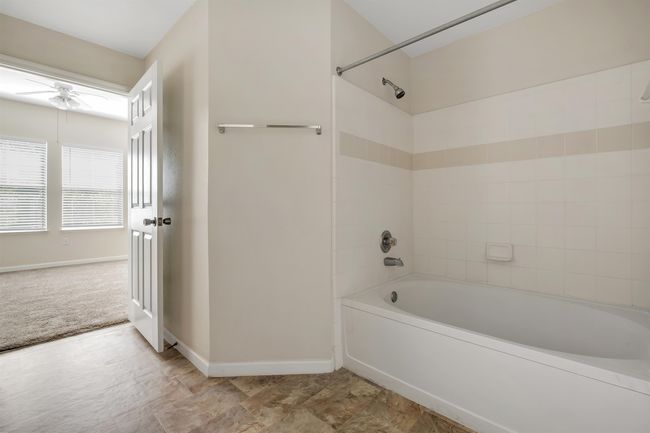 APT-536 - 2801 Chancellorsville Dr, Condo with 2 bedrooms, 2 bathrooms and null parking in TALLAHASSEE FL | Image 9