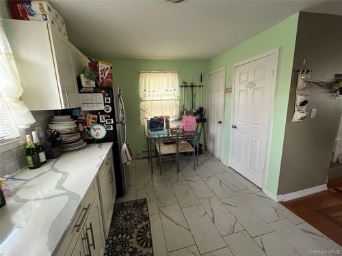 115102 217th St, Cambria Heights, NY, 11411-1136 | Card Image