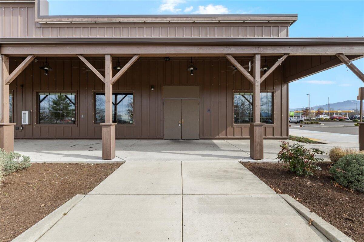 Commercial Lease in Medford 5
