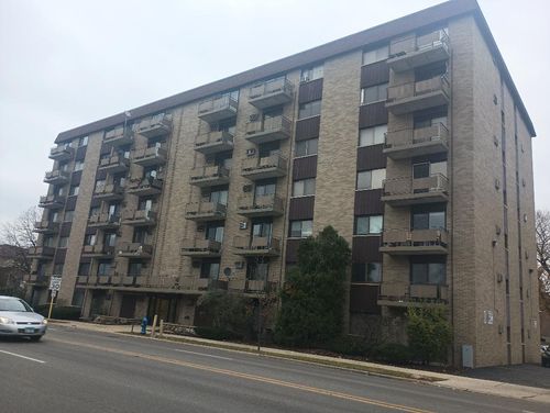 610-850 Des Plaines Ave, Forest Park, IL, 60130-2070 | Card Image