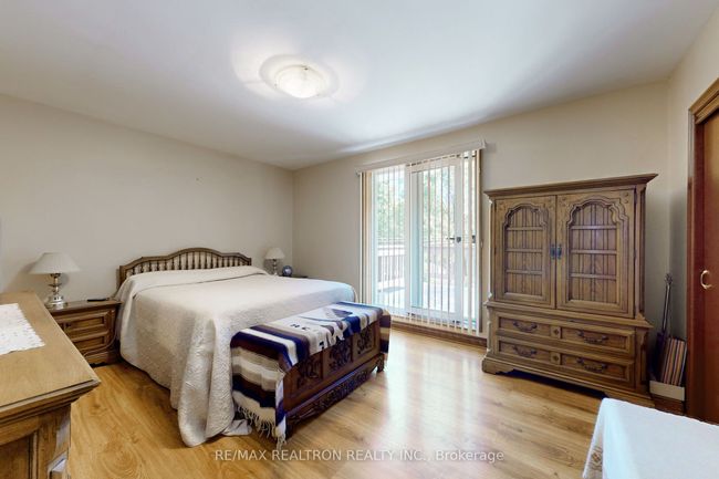 94 Camborne Ave, House other with 4 bedrooms, 2 bathrooms and 5 parking in North York ON | Image 14