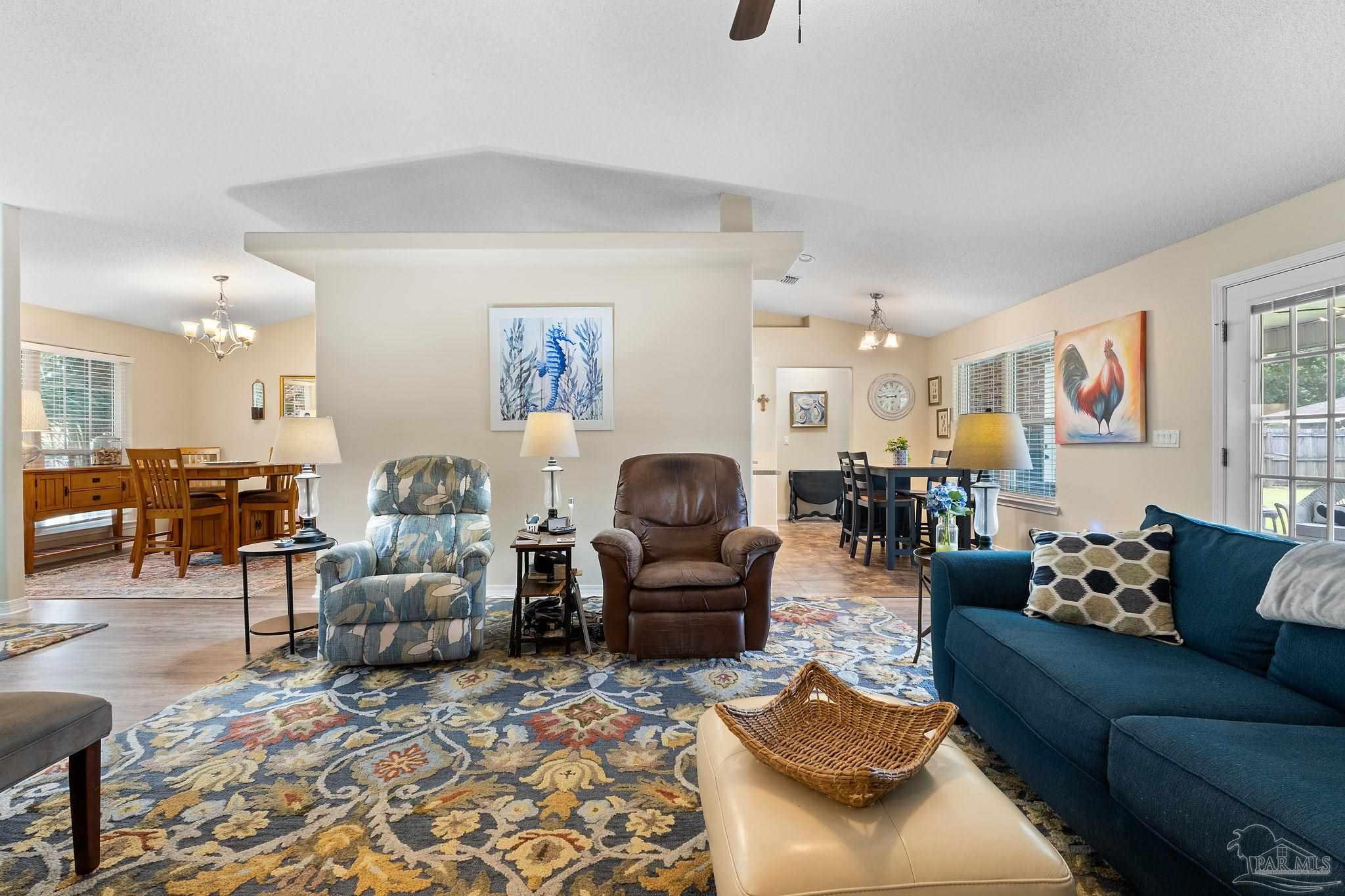 Residential in Pace 4