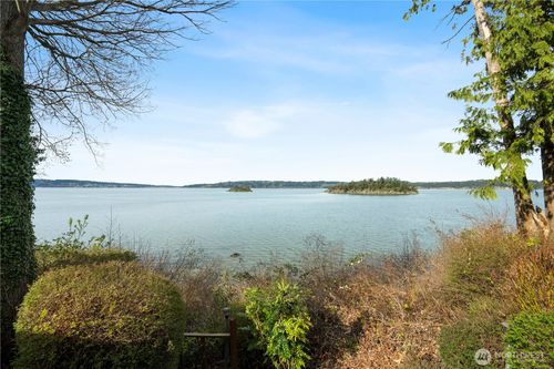 17888 Cobahud Rd, La Conner, WA, 98257-9328 | Card Image