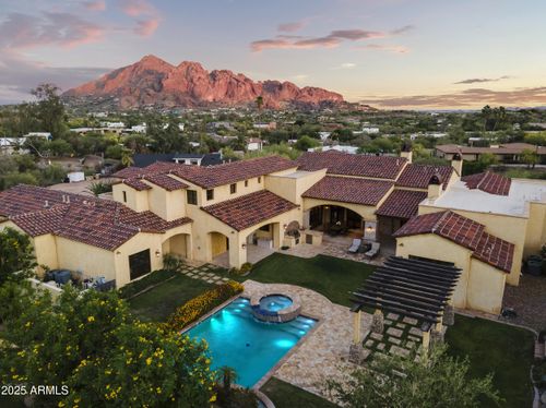 4334 E Desert Crest Dr, Paradise Valley, AZ, 85253-3945 | Card Image