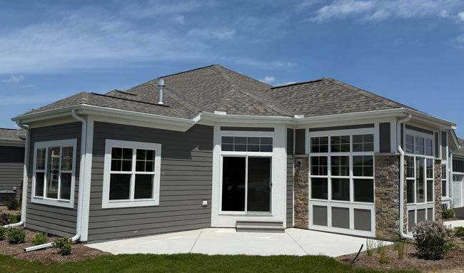 913 S Mary Grace Ct, Condo with 2 bedrooms, 2 bathrooms and null parking in Grafton WI | Image 12
