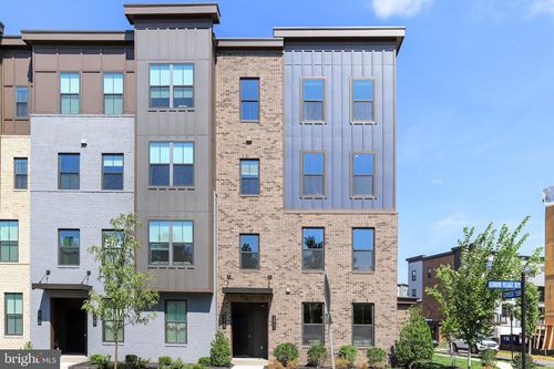 43789 Metro Ter, ASHBURN, VA, 20147-7054 | Card Image