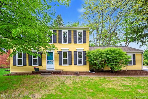 4923 Stamford Drive, West Bloomfield Charter Township, MI, 48323 | Card Image