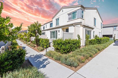 323 Citrine Trl, Fallbrook, CA, 92028-6545 | Card Image