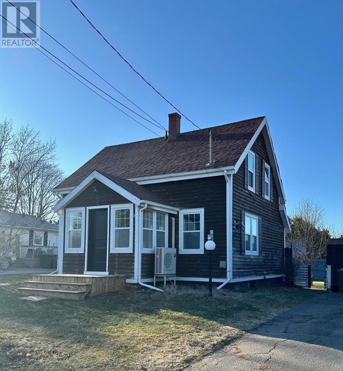 51 Pleasant St, Kensington, PE, C0B1M0 | Card Image