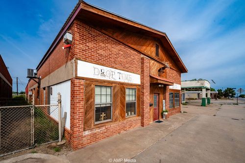 211 N Swenson St, Stamford, TX, 79553-4117 | Card Image