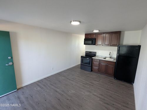 16-912 W Second St, Winslow, AZ, 86047-3208 | Card Image