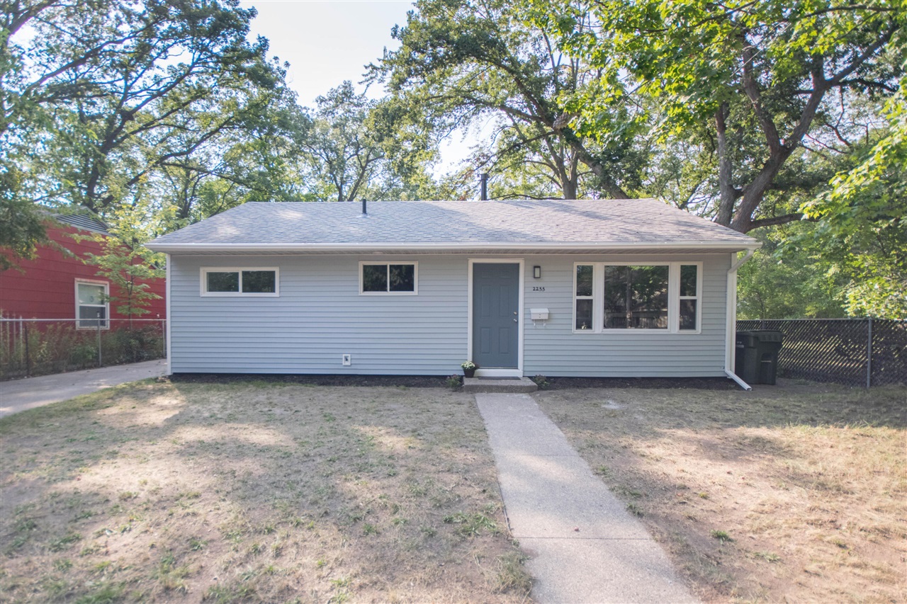 Valley St, Norton Shores, MI 49444