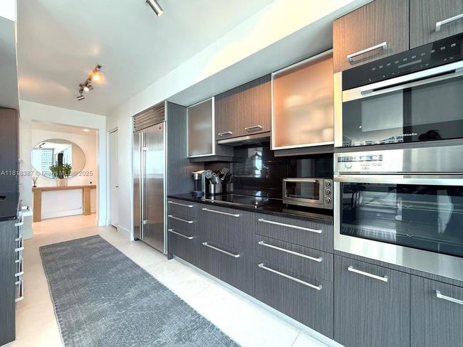APT-2002 - 1331 Brickell Bay Dr, Condo with 2 bedrooms, 2 bathrooms and null parking in Miami FL | Image 10