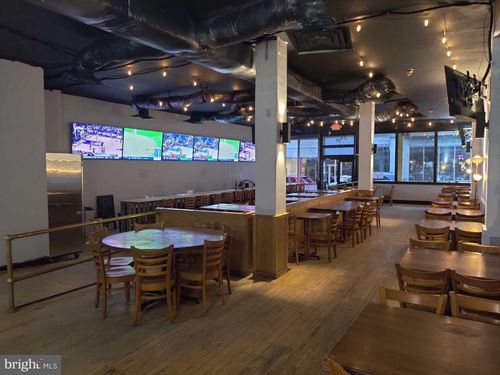 27 W Beverly Street, STAUNTON, VA, 24401 | Card Image