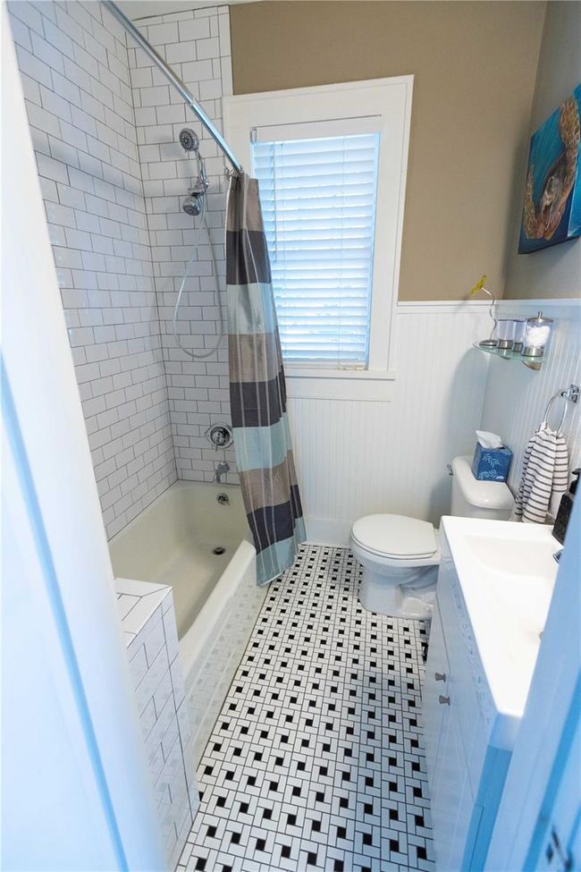 Full Bathroom #2 | Image 27