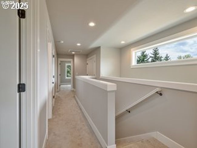 2271 Sw Phyllis Pl, House other with 4 bedrooms, 3 bathrooms and 2 parking in Gresham OR | Image 9