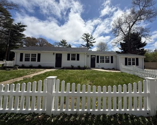 43 Buttonwood Rd, Halifax, MA, 02338-1110 | Card Image