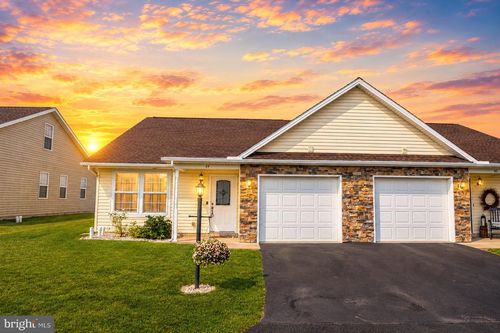 39 Pacific Ave, MILROY, PA, 17063-8803 | Card Image
