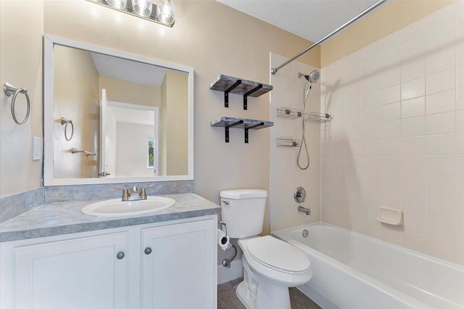 6204 Sandy Bank Ter, Condo with 2 bedrooms, 3 bathrooms and null parking in Riviera Beach FL | Image 15