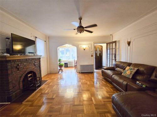 14957 21st Ave, Whitestone, NY, 11357-3605 | Card Image