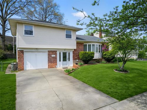 42 Edna Dr, Syosset, NY, 11791-3716 | Card Image