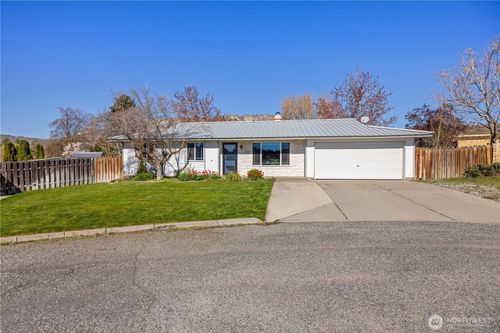 928 Selkirk Pl, Brewster, WA, 98812-1800 | Card Image