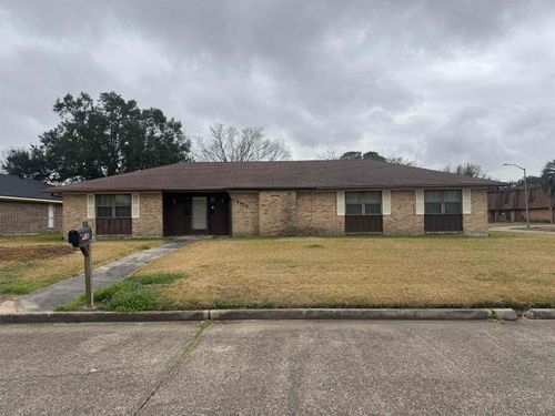 4100 Cobblestone Ln, Port Arthur, TX, 77642-7309 | Card Image