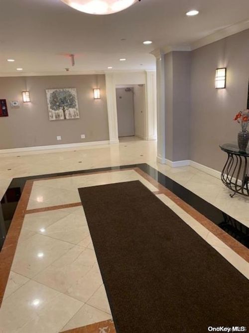 apt-102-1 Portico Ct, Great Neck, NY, 11021-2030 | Card Image