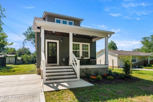 911 Indiana Ave, Etowah, TN, 37331-1013 | Card Image