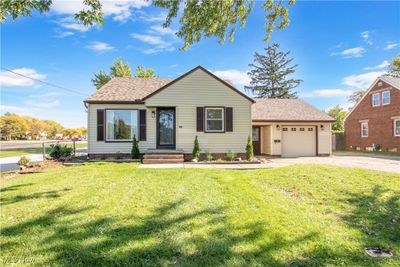 7039 York Road, House other with 3 bedrooms, 1 bathrooms and null parking in Parma Heights OH | Image 1