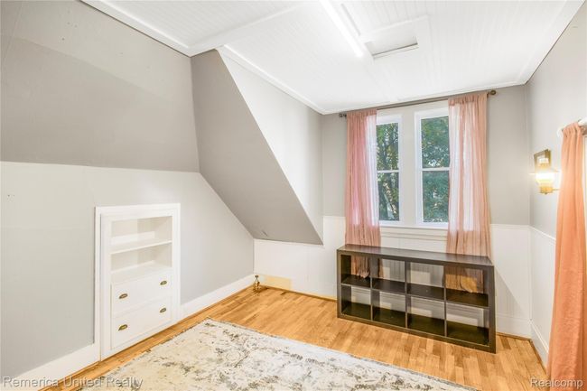 122Chestnut_Bed3_Nursery_DressingRoom_Office | Image 19