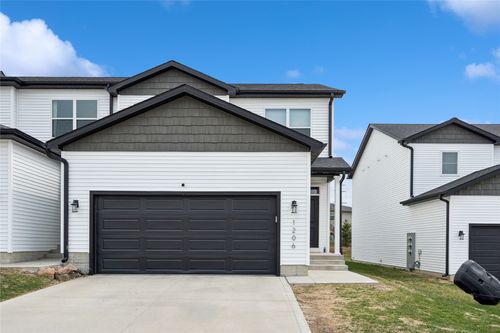 1206 E 28th St, Norwalk, IA, 50211-8407 | Card Image