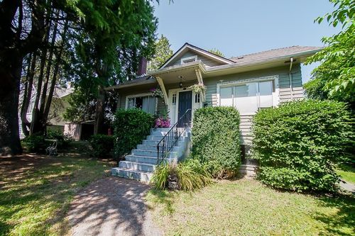 807 Sangster Pl, New Westminster, BC, V3L4L7 | Card Image