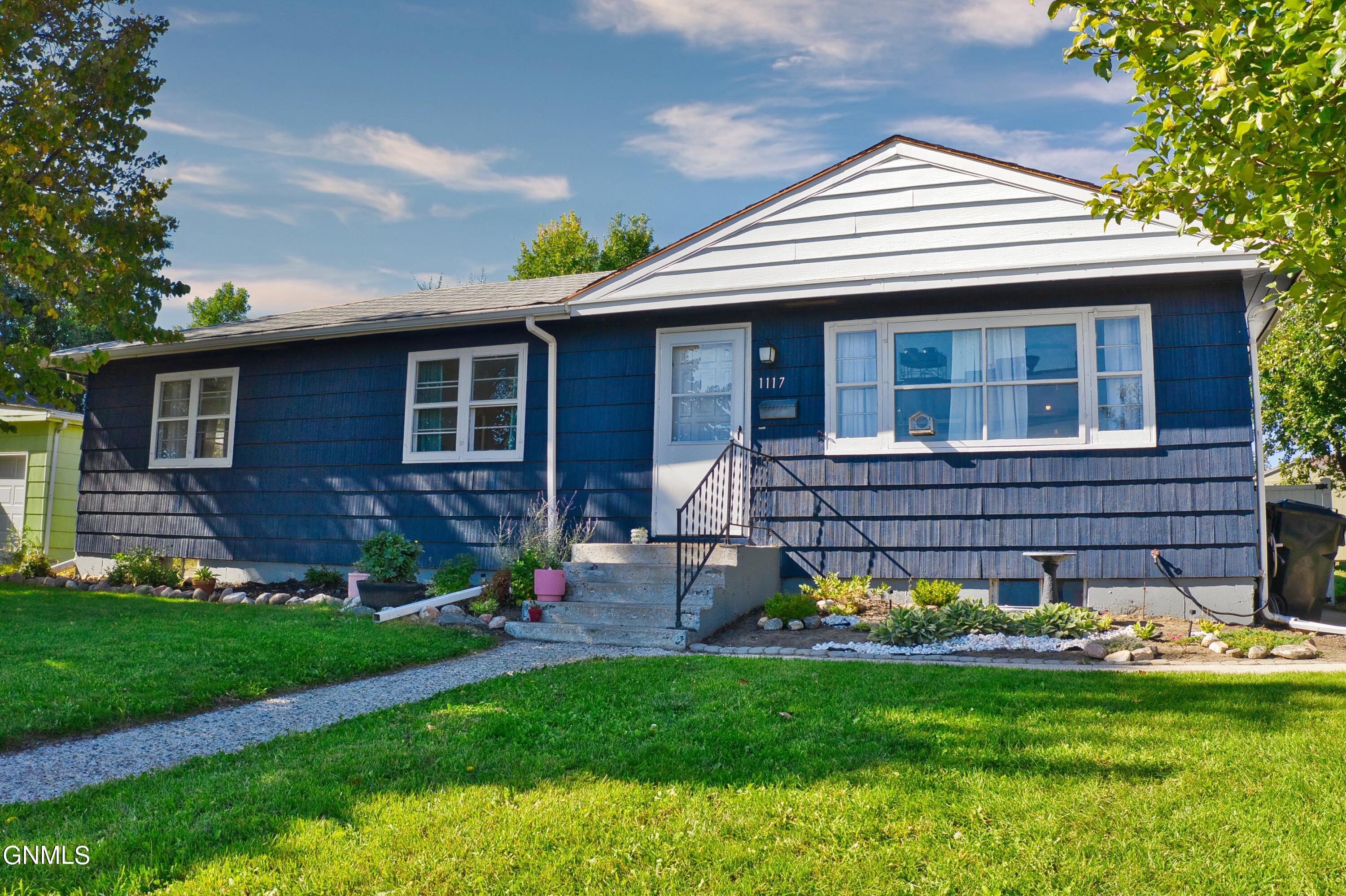 4th Ave, Williston, ND 58801