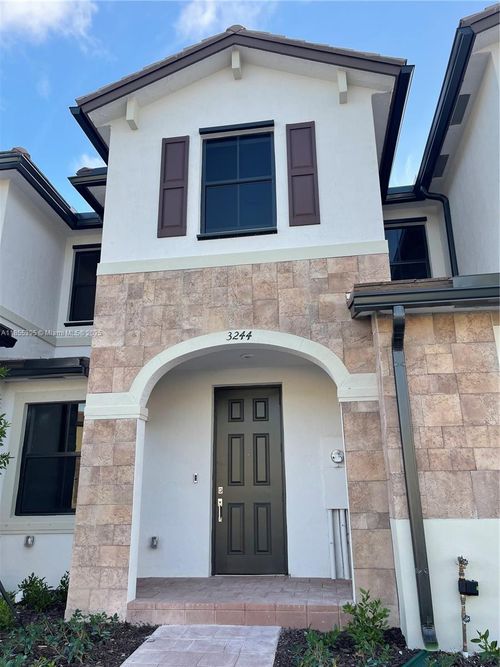3244-3244 W 114th Ter, Hialeah, FL, 33018-2215 | Card Image