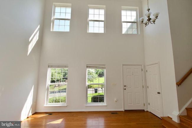 17528 October Glory Loop, House other with 4 bedrooms, 5 bathrooms and null parking in DUMFRIES VA | Image 4