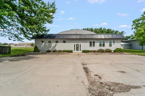 3130 W Shaulis-Office & Shop, Waterloo, IA, 50701 | Card Image