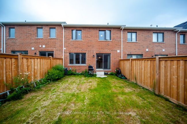 6 Westfield Dr, House attached with 3 bedrooms, 3 bathrooms and 1 parking in Whitby ON | Image 39